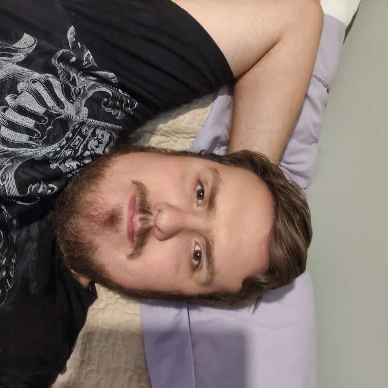 A tall Dom looking for someone to have fun with