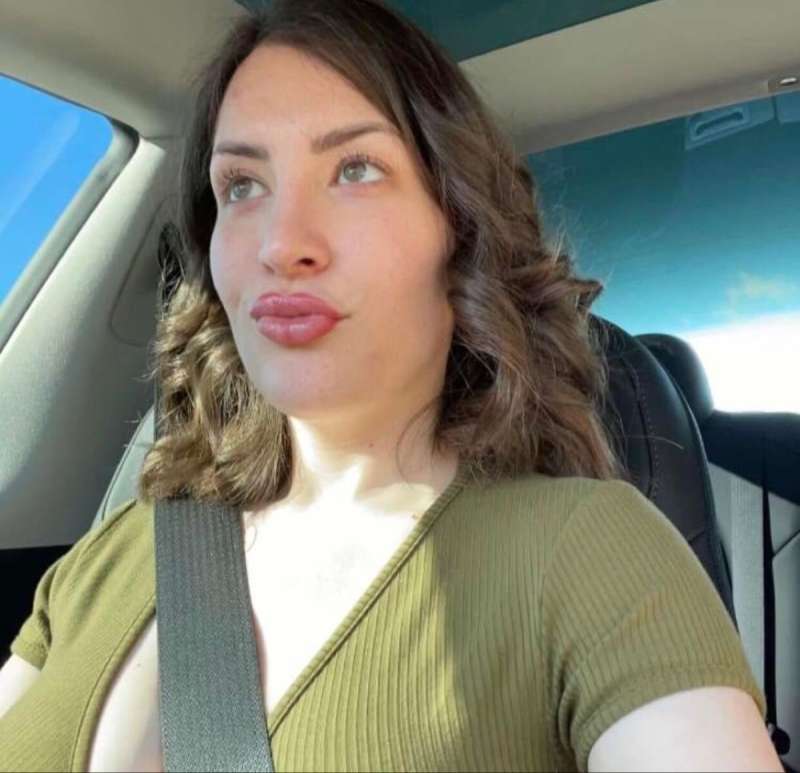 Hiii. I’m Elly, I’m here for you. Text me