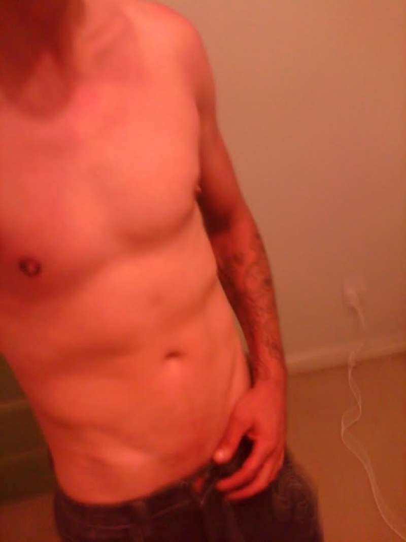 wow im 6f tanned and 100% SINGLE