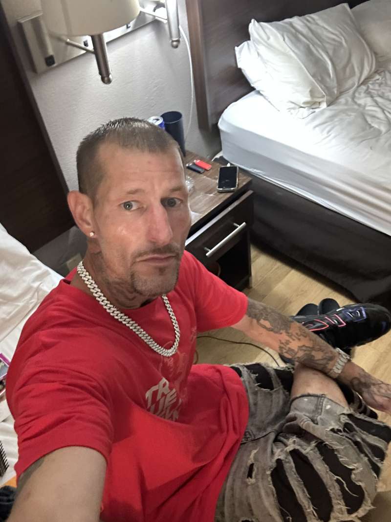 Single white 43 year old male looking for fun adult activities. All types of women welcome. Clean and disease free