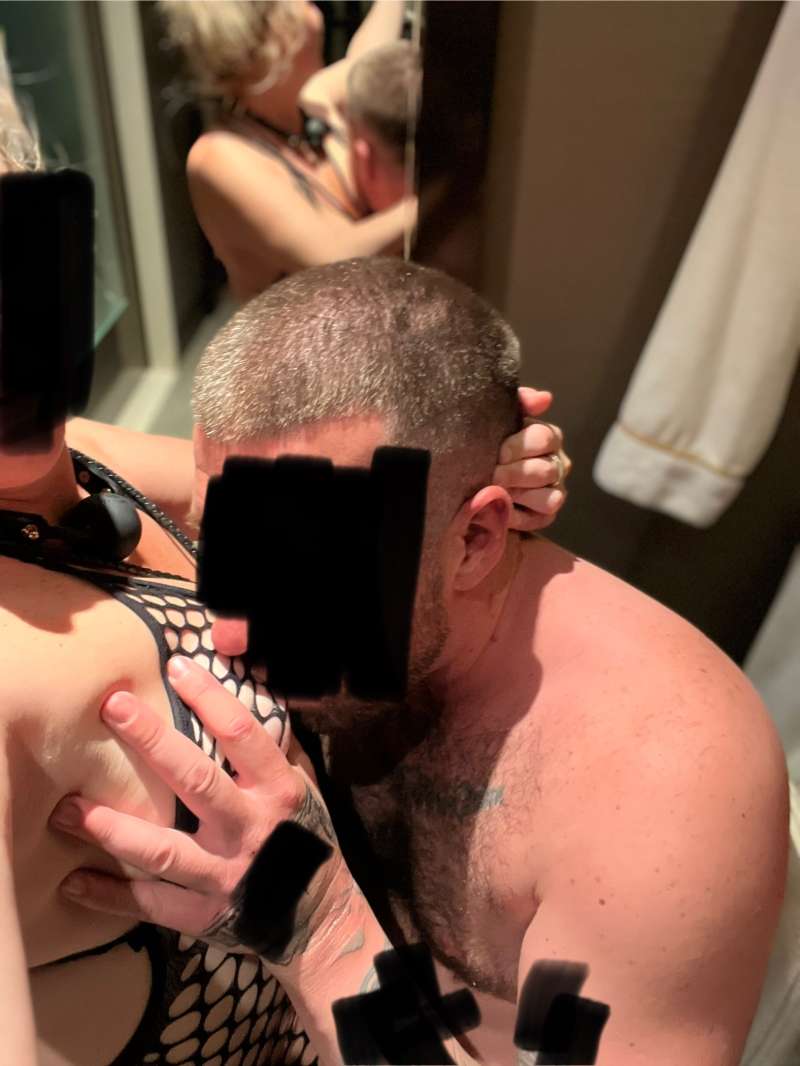 Mandurah- Hot couple looking for hot girls