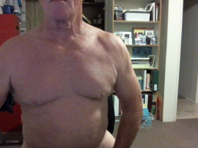 Mature and very fit male in Hemet
