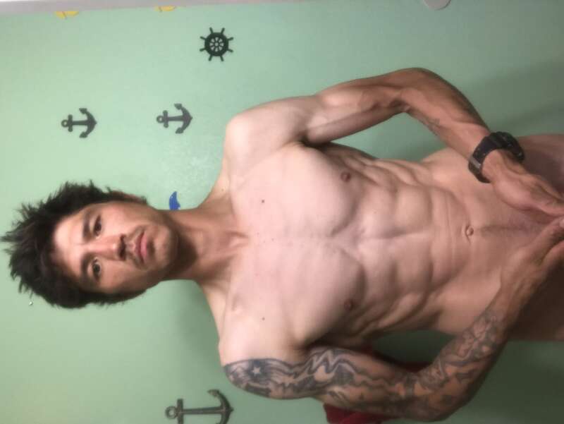 lookin for discreet hook up