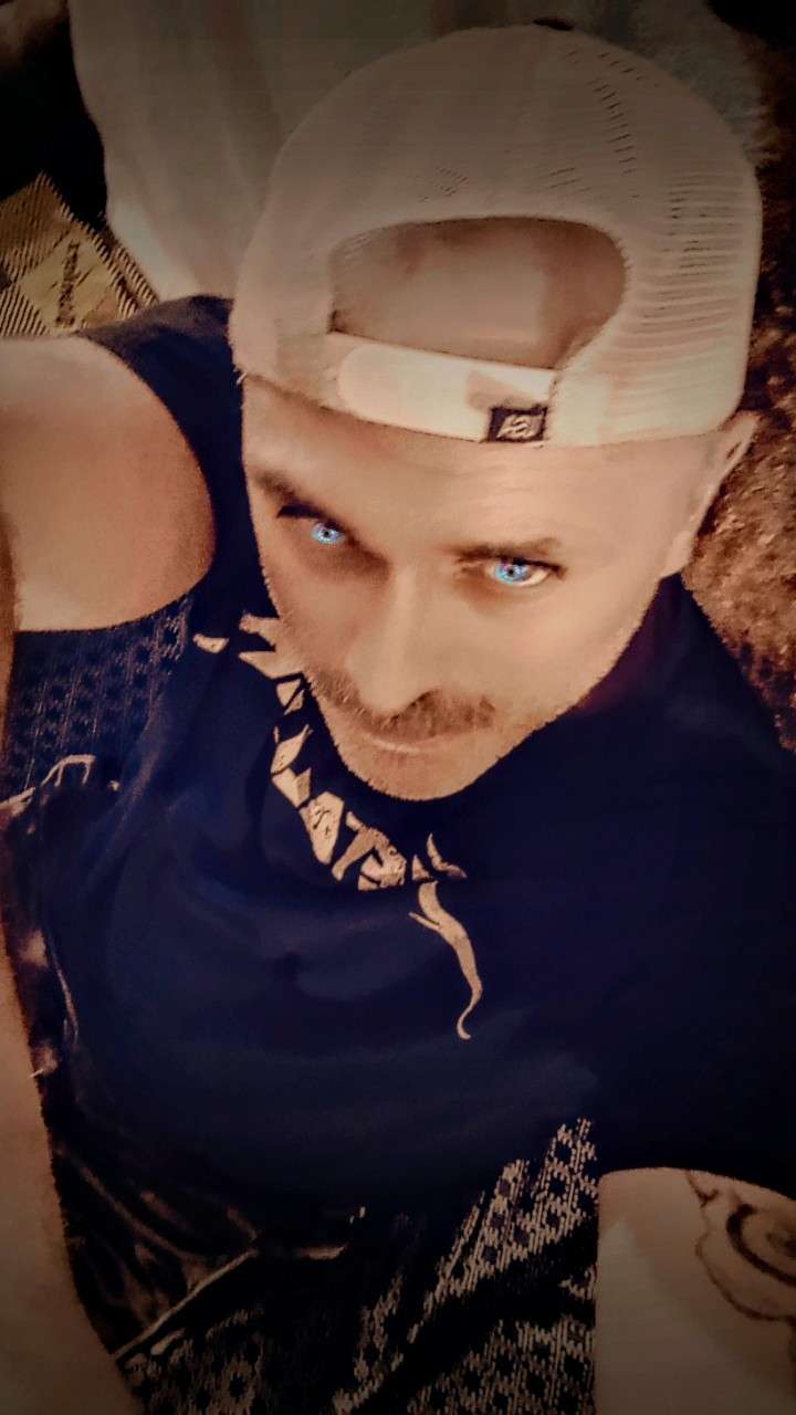 Hey I'm Mike I'm from East Liverpool Ohio