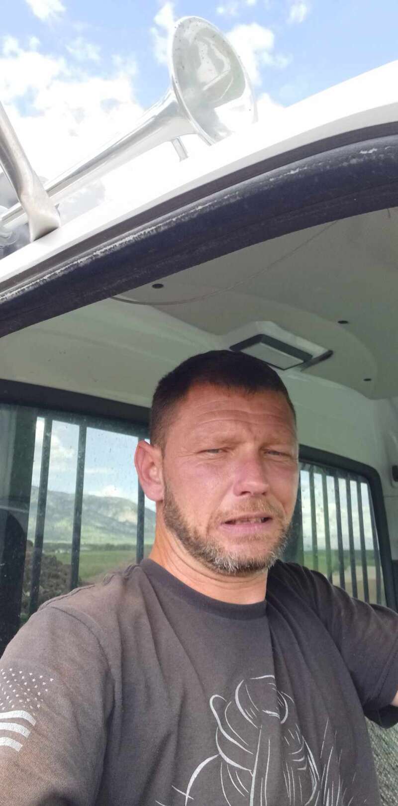 I need a female friend that happens to b sexy or even decent to go on adventures w help me get my mind off cheating gf of 5 yrs