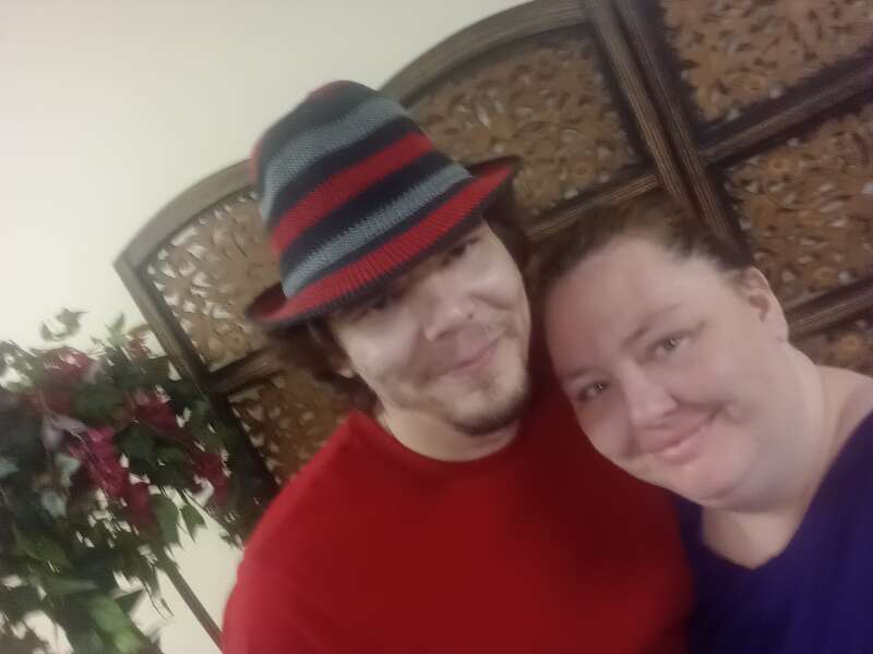Couple looking for bi female to cum fck