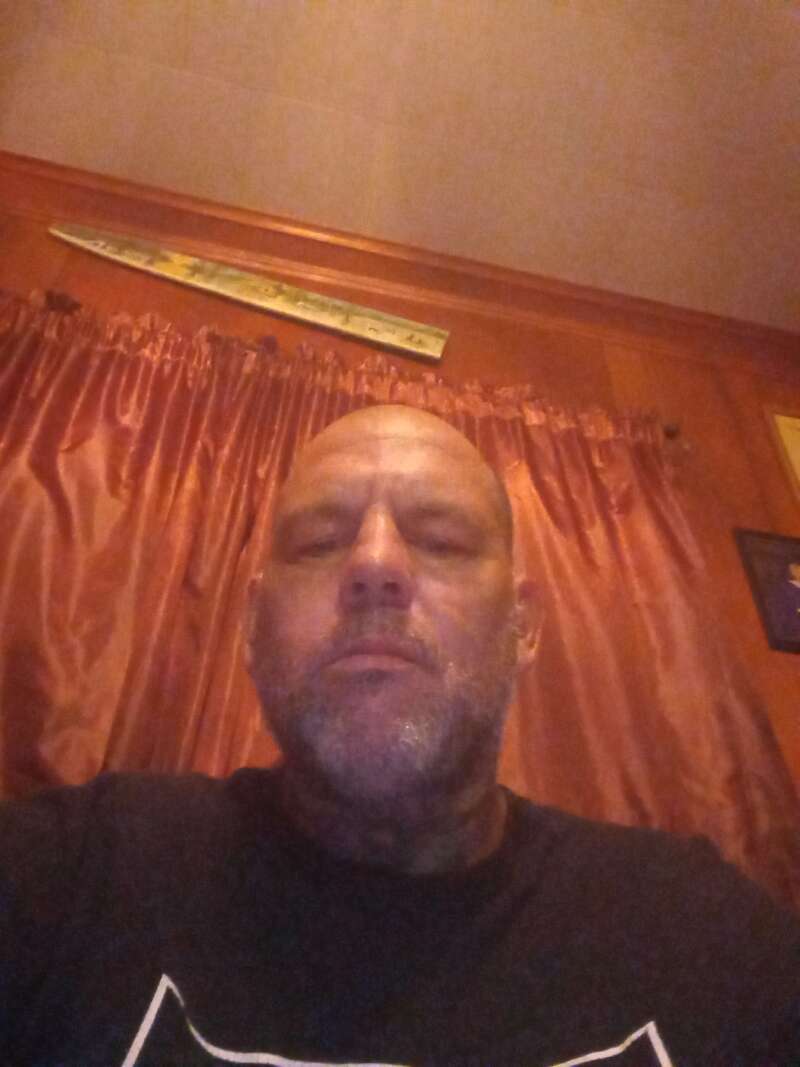 Lonely and horny let's fuck