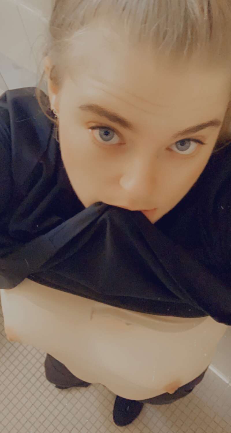Looking for a mid afternoon fuck